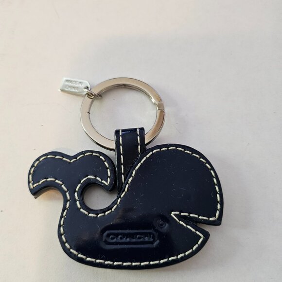 NEW COACH 92500 Navy Patent Leather Whale Marine Mammal Key chain Keyring FOB - Picture 2 of 2